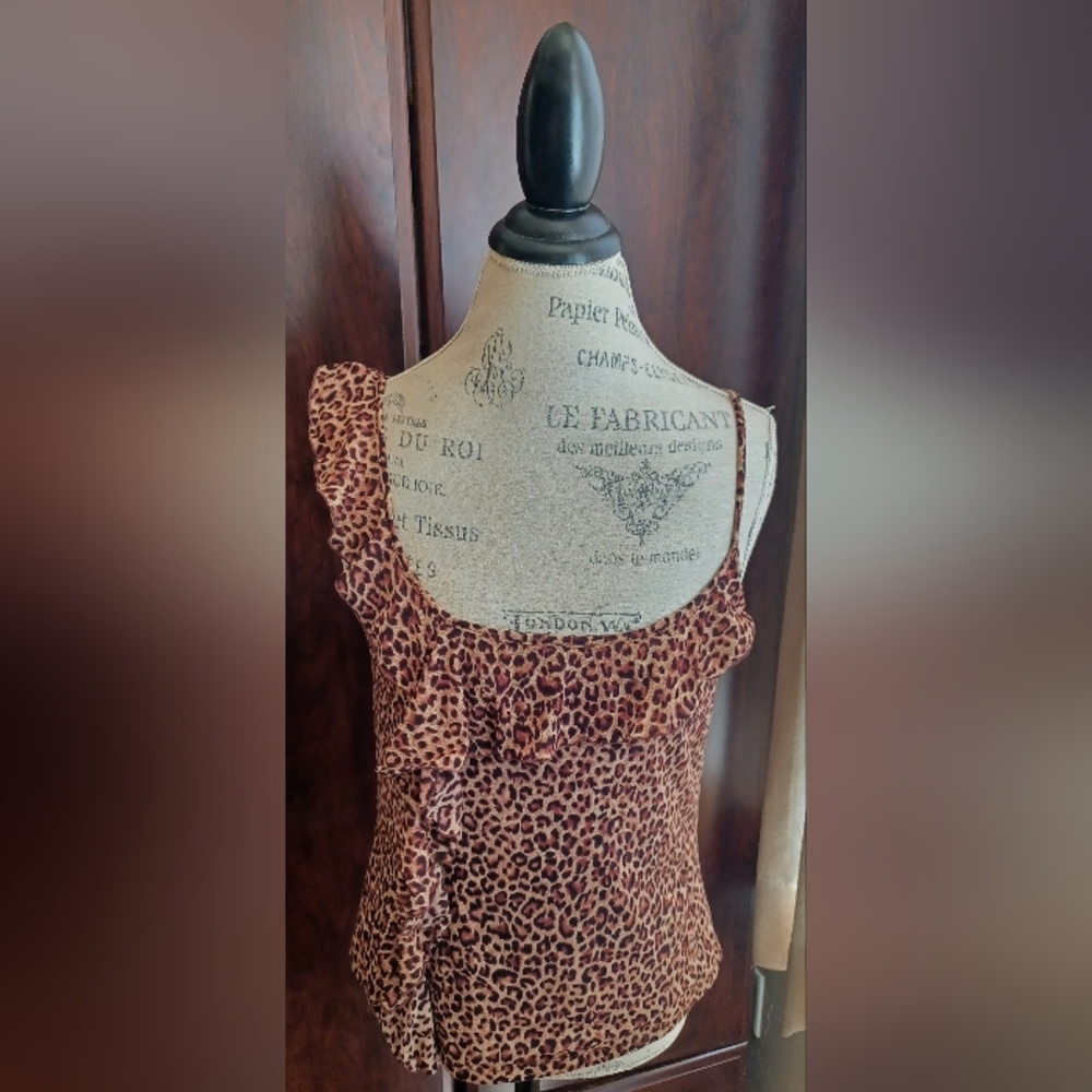 Super cute animal print top w/ruffled strap